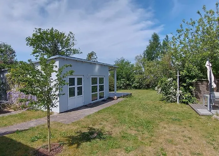 Brombeere Mit Grossem Garten Und Balkon * Graal-Mueritz